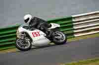 Vintage-motorcycle-club;eventdigitalimages;mallory-park;mallory-park-trackday-photographs;no-limits-trackdays;peter-wileman-photography;trackday-digital-images;trackday-photos;vmcc-festival-1000-bikes-photographs